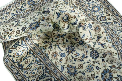 Surface texture of New Kashan rug with natural Wool and intricate pattern