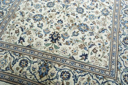 Close-up detail of New Kashan rug from Iran / Persia showing Wool weave