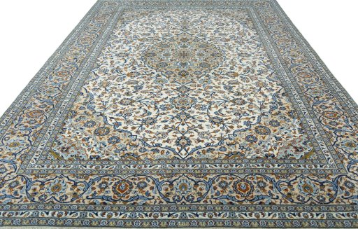 Surface texture of 2000s Kashan rug with natural Wool and intricate pattern