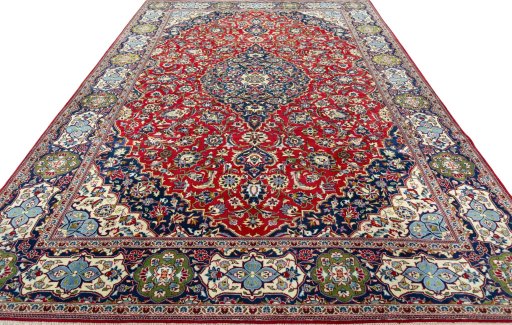 Surface texture of 2000s Kashan rug with natural Wool and intricate pattern