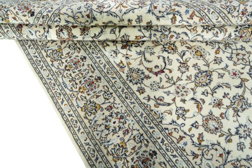 Close-up detail of New Kashan rug from Iran / Persia showing Wool weave