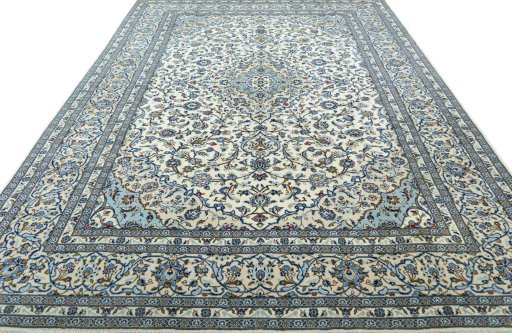 Surface texture of New Kashan rug with natural Wool and intricate pattern