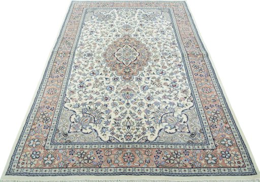 Surface texture of New Kashan rug with natural Wool and intricate pattern