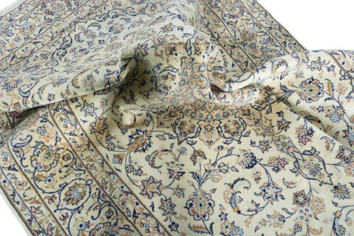 Surface texture of New Kashan rug with natural Wool and intricate pattern