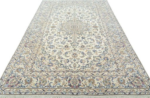 Surface texture of New Kashan rug with natural Wool and intricate pattern