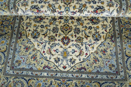 Close-up detail of New Kashan rug from Iran / Persia showing Cork weave