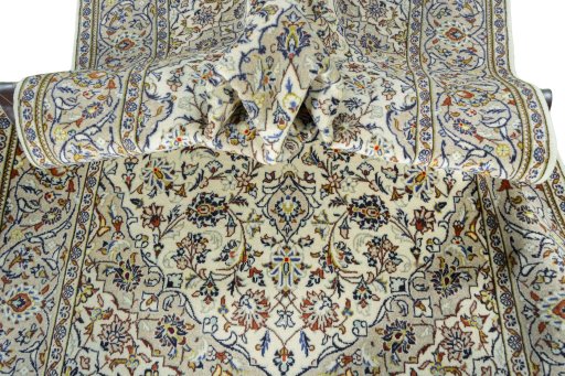 Surface texture of 1970s Kashan rug with natural Wool and intricate pattern
