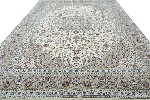 Surface texture of New Kashan rug with natural Wool and intricate pattern