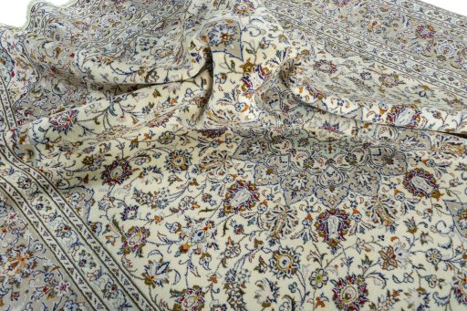 Surface texture of New Kashan rug with natural Wool and intricate pattern