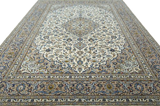 Surface texture of 2000s Kashan rug with natural Wool and intricate pattern