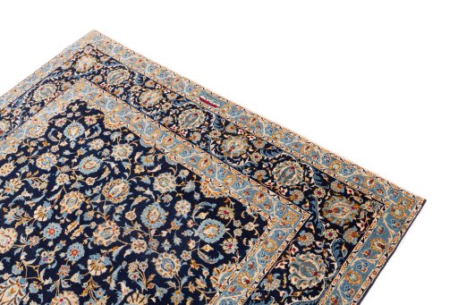 Surface texture of 1980s Kashan rug with natural Wool and intricate pattern