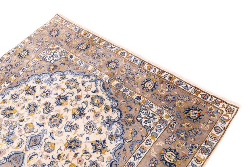 Surface texture of 1980s Kashan rug with natural Wool and intricate pattern