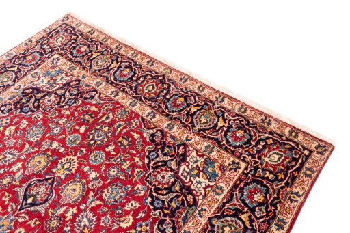 Surface texture of 1974s Kashan rug with natural Wool and intricate pattern