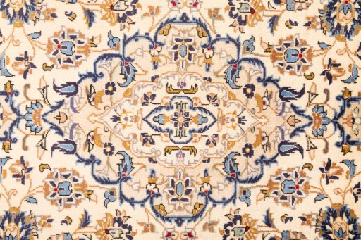 Corner detail of 1984s Kashan rug showing border pattern and Wool pile