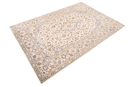 Corner detail of 1984s Kashan rug showing border pattern and Wool pile