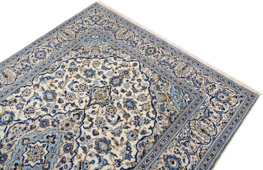 Surface texture of 1990s Kashan rug with natural Wool and intricate pattern