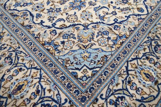 Close-up detail of 1990s Kashan rug from Iran / Persia showing Wool weave