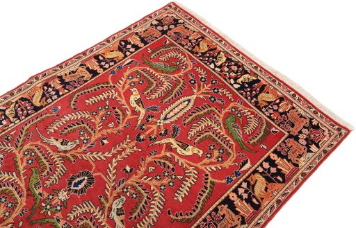Surface texture of 1970s Kashan rug with natural Wool and intricate pattern