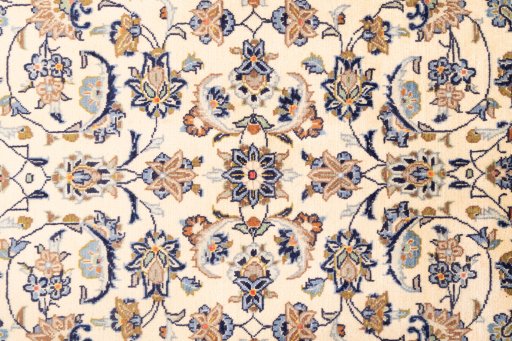 Corner detail of 1985s Kashan rug showing border pattern and Wool pile
