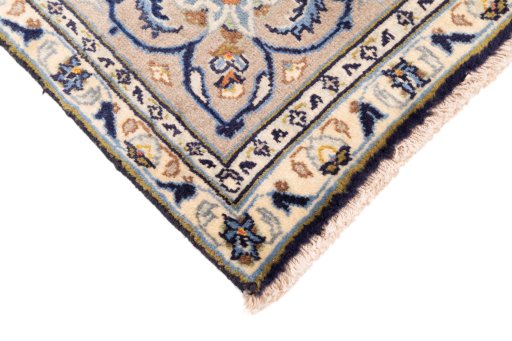 Central medallion detail of 1985s Kashan rug from Iran / Persia
