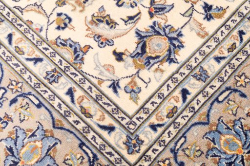 Close-up detail of 1985s Kashan rug from Iran / Persia showing Wool weave