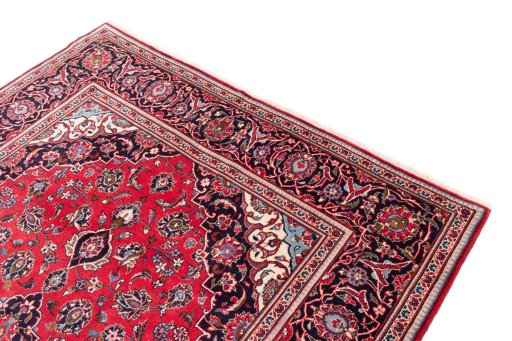 Surface texture of 1977s Kashan rug with natural Wool and intricate pattern