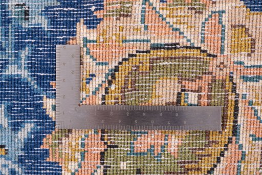 Surface texture of 1973s Kashan rug with natural Wool and intricate pattern