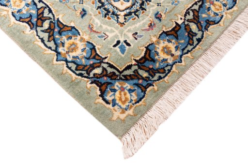 Central medallion detail of 1975s Kashan rug from Iran / Persia