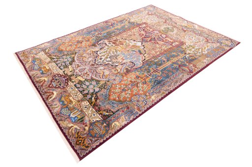 Corner detail of 1975s Kashan rug showing border pattern and Wool pile