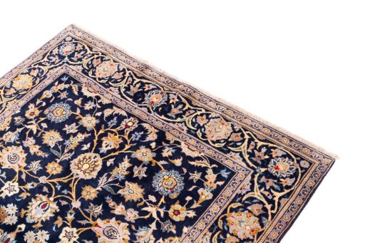 Surface texture of 2003s Kashan rug with natural Wool and intricate pattern