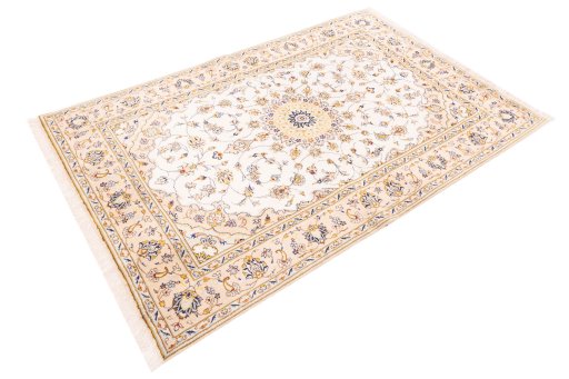 Corner detail of 2003s Kashan rug showing border pattern and Wool pile