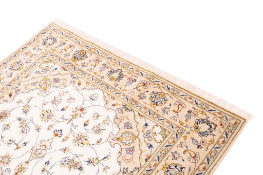 Surface texture of 2003s Kashan rug with natural Wool and intricate pattern