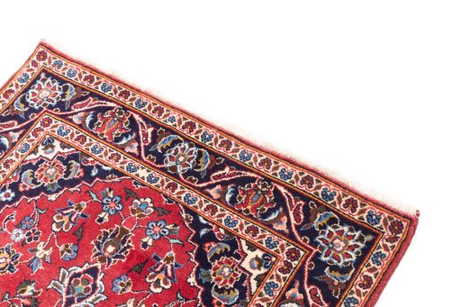 Surface texture of 1998s Kashan rug with natural Wool and intricate pattern