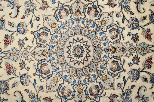 Corner detail of 1985s Kashan rug showing border pattern and Wool pile