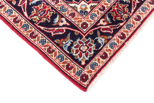 Central medallion detail of 1996s Kashan rug from Iran / Persia