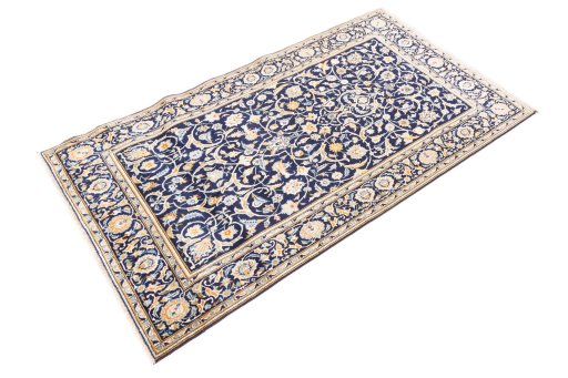 Corner detail of 1979s Kashan rug showing border pattern and Wool pile