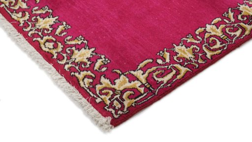 Surface texture of 1990s Kashan rug with natural Wool and intricate pattern