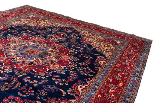 Surface texture of 1990s Kashan rug with natural Wool and intricate pattern