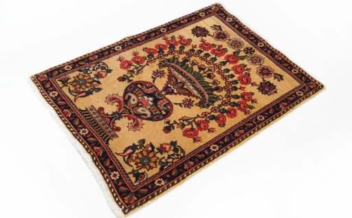 Corner detail of 1960s Kashan rug showing border pattern and Wool pile