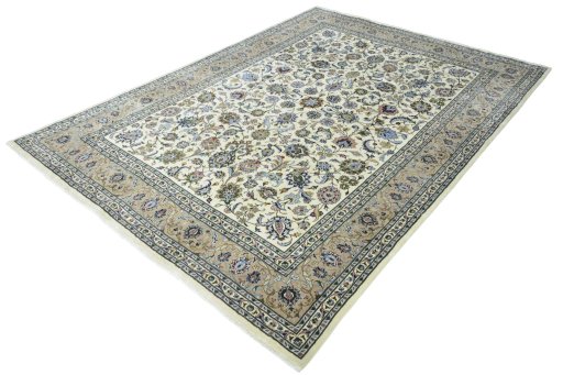 Corner detail of New Kashmar rug showing border pattern and Wool pile