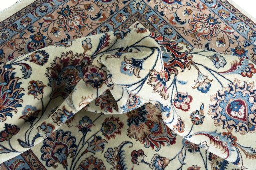 Corner detail of New Kashmar rug showing border pattern and Wool pile