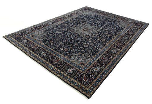 Corner detail of New Kashmar rug showing border pattern and Wool pile