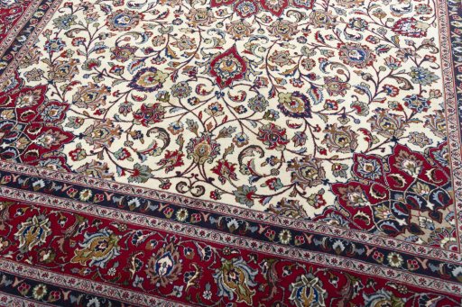 Close-up detail of 1970s Kashmar rug from Iran / Persia showing Wool weave