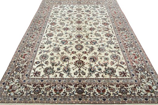 Surface texture of New Kashmar rug with natural Cork and intricate pattern