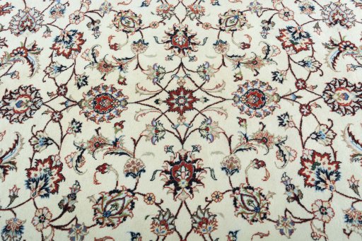 Central medallion detail of New Kashmar rug from Iran / Persia