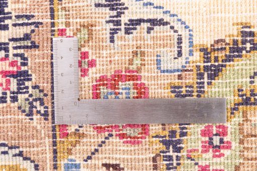 Corner detail of 2005s Kashmar rug showing border pattern and Wool pile