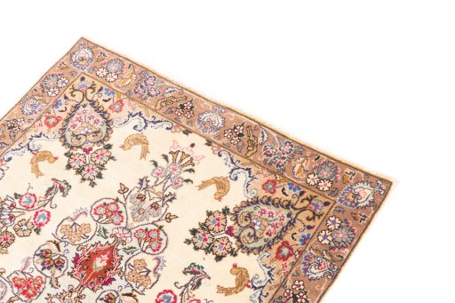 Surface texture of 2005s Kashmar rug with natural Wool and intricate pattern