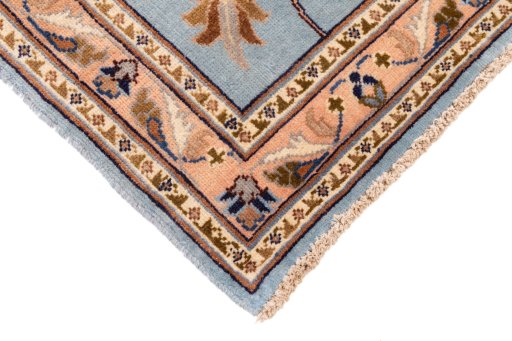 Close-up detail of 1980s Kashmar rug from Iran / Persia showing Wool weave