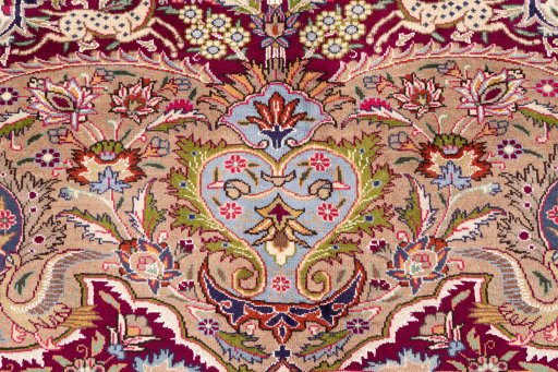Close-up detail of 1965s Kashmar rug from Iran / Persia showing Wool weave