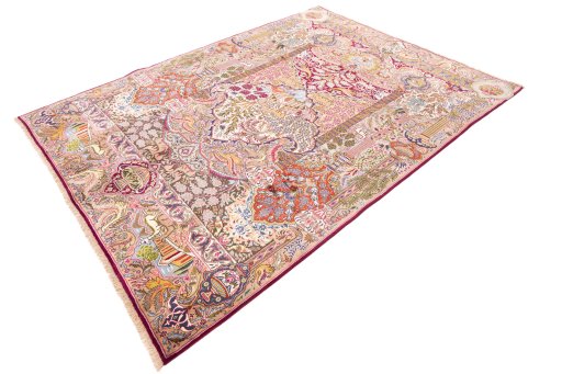 Corner detail of 1965s Kashmar rug showing border pattern and Wool pile